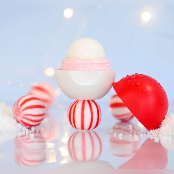 New EOS Limited Edition Holiday Collection- Candy Cane Swirl Lip Balm Set - Picture 3 of 5